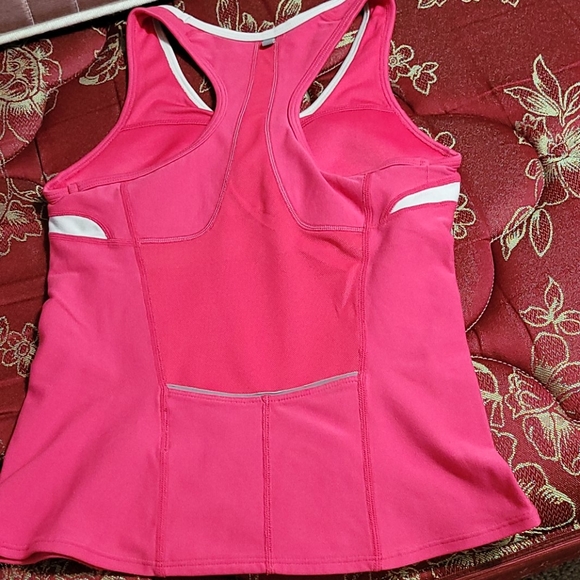 Work out tank top - Picture 2 of 3